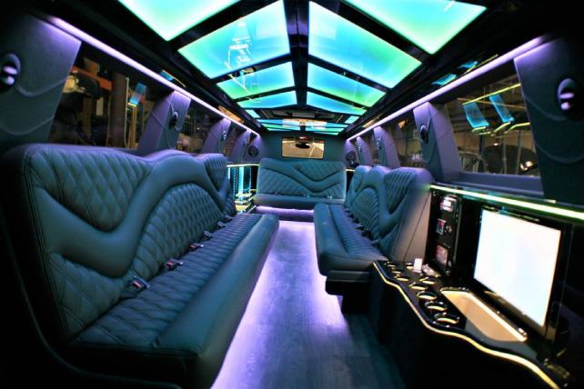 Stretch-SUV-Limo-Yukon-Denali-Interior